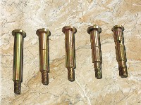 前钢板弹簧销、前减震器销