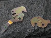 左右联动座椅锁钩